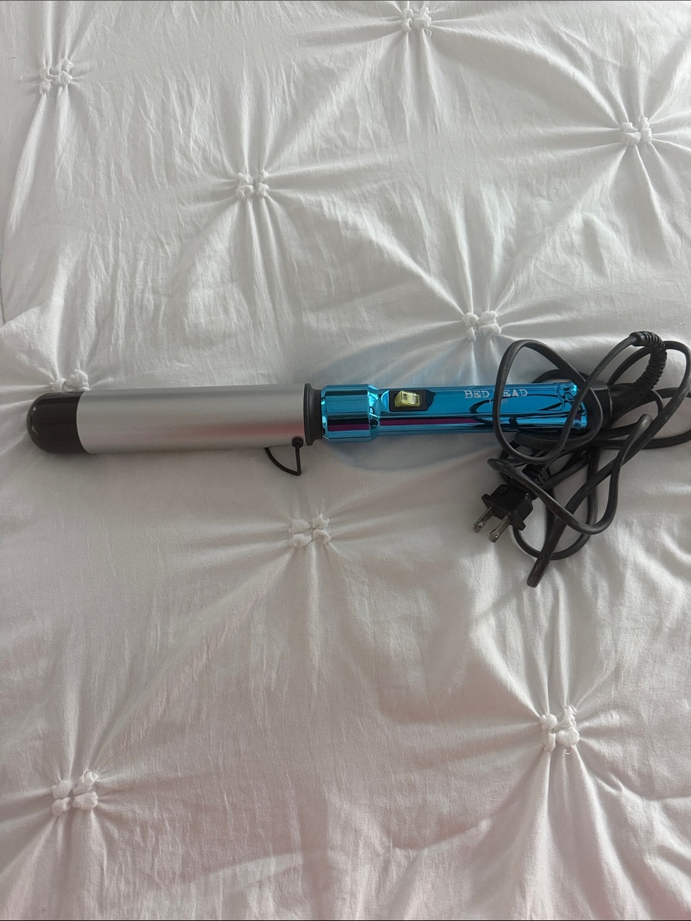 BedHead 1.5in clipless Curling Wand with Silver Barrel